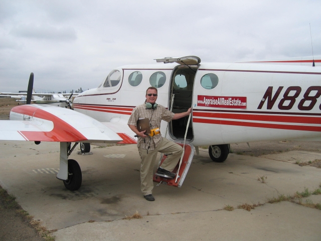 Real Estate Appraiser in Cessna 340